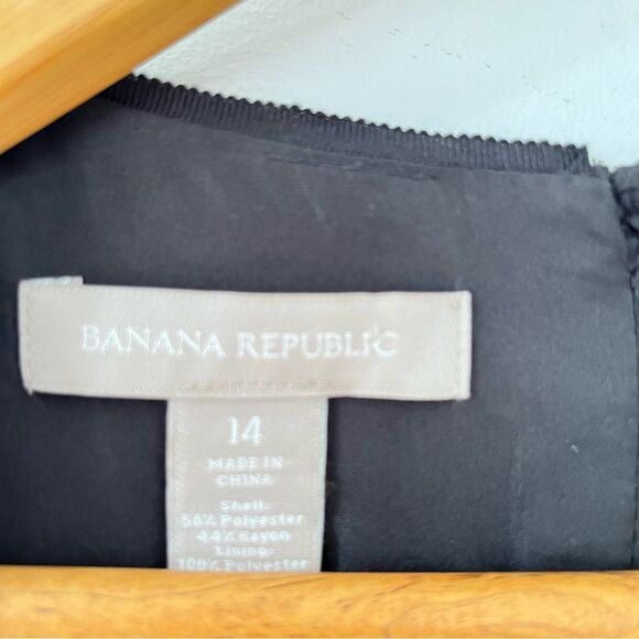 Banana Republic Black & White Geometric Print Fit & Flare Dress - Picture 4 of 8